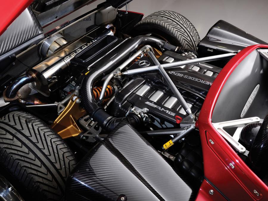 Моторный отсек Pagani Zonda C12 S 7.3 Roadster 2002 года  (фото 16 из 20)
